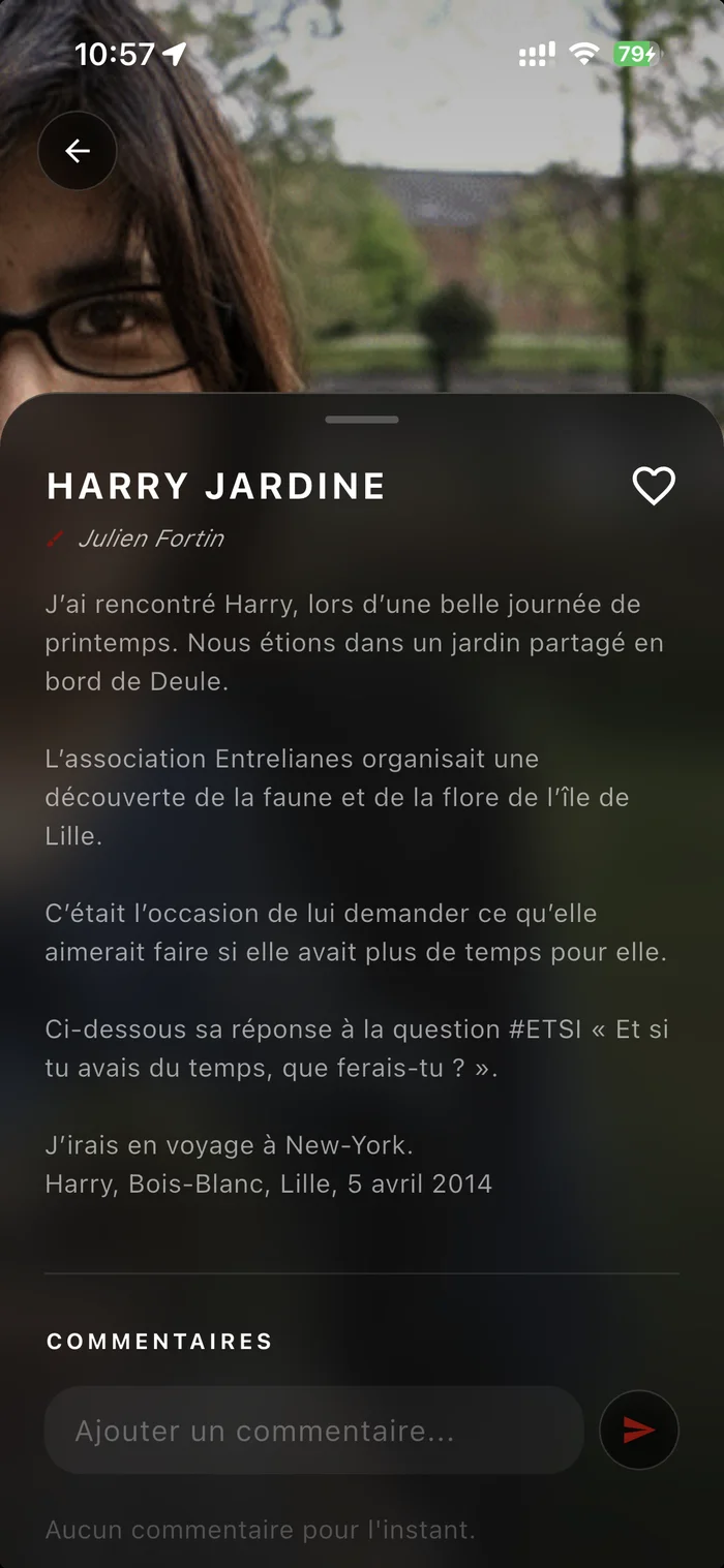 Fiche d'une œuvre sur téléphone après un scan : titre, artiste et texte de présentation complet